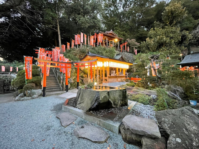 妙圓寺（土屋銭洗い弁財天）